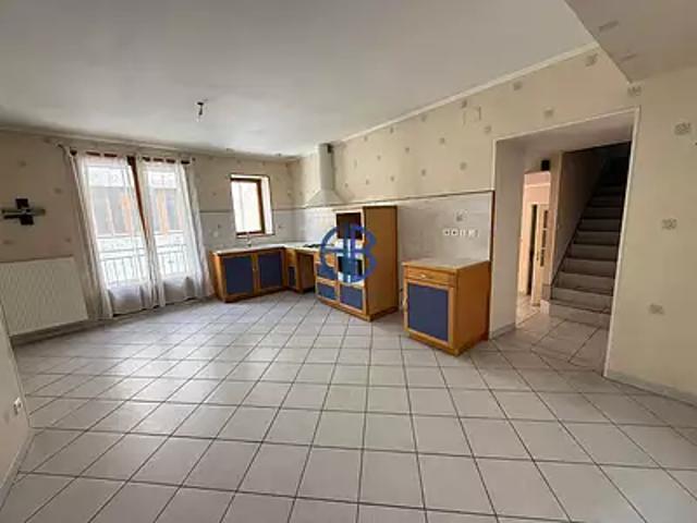 La Côte Saint André 38260 Achat / Vente maison 7 pièces t7 au dernier étage