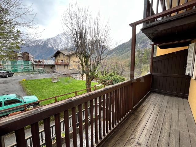 La Clé immobiliare e servizi propone appartamento monolocale in affitto a Courmayeur rif. A692