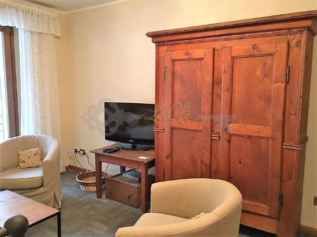 La Clé immobiliare e servizi propone appartamento quadrilocale in affitto a Centro Courmayeur rif. A205