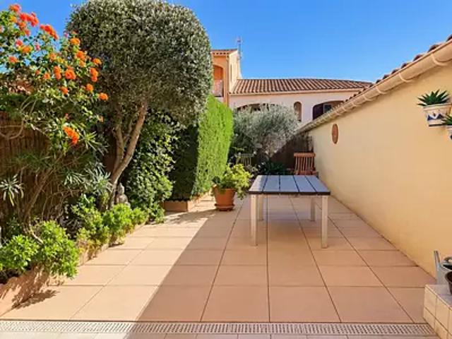 La Croix Valmer 83420 Achat / Vente appartement 2 pièces t2 piscine terrasse
