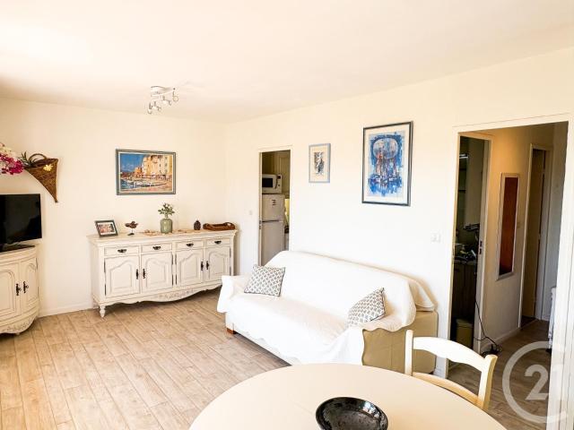 LA CROIX VALMER STUDIO AVEC BALCON ET VUE DÉGAGÉE Dans un do. 31m² La Croix Valmer