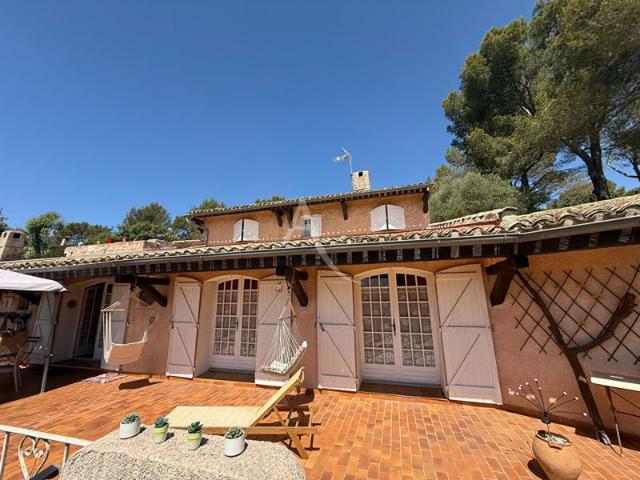 La Crau Maison de caractère avec vue panoramique et environnement très privilégié
