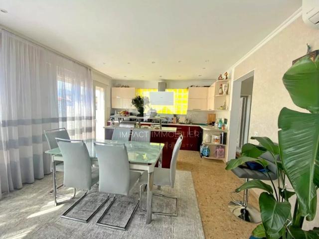 La Crau 83 – Élégant appartement villa avec entrée indépendante, jardin, terrasse plein sud et garage