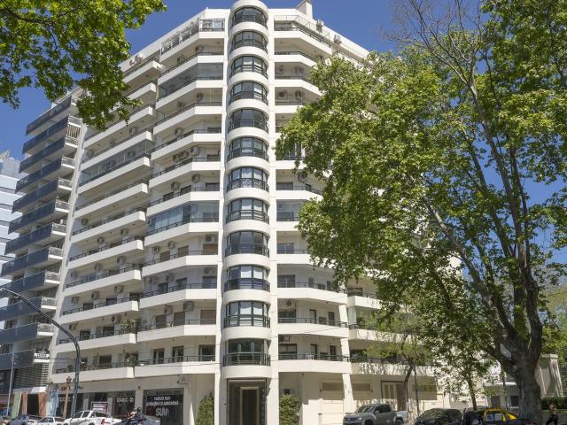 LA DAMA DEL REAL ESTATE