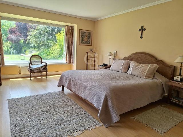La Dehesa, hermosa casa venta Montecarmelo | 5 dormitorios por 33400.00 en Lo Barnechea