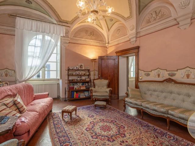 La Dimora degli Affreschi · COR436 240m² Cortona
