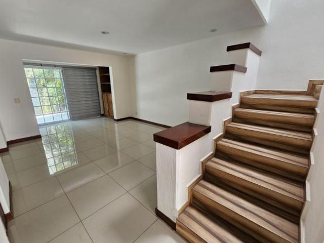 LA ESTANCIA CASA EN VENTA EN COTO PRIVADO A 2 MIN DE COSTCO