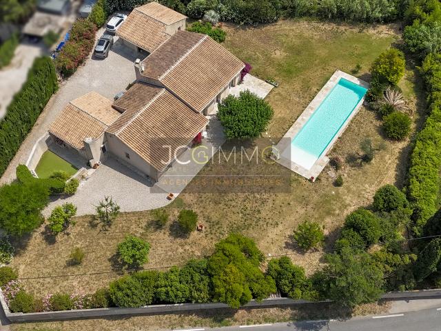 La Farlède Maison de plain pied de 177 m2 3 suites Double Garage 41 m2 Terrain 2713 m2