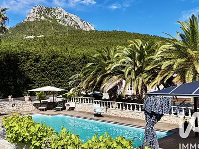La Farlède 83210 Achat / Vente maison 8 pièces t8 piscine terrasse