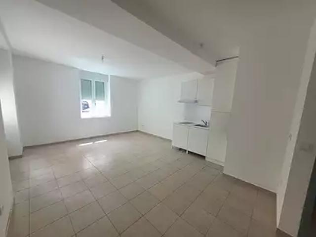 La Ferté sous Jouarre 77260 Location appartement 1 pièce t1 au dernier étage