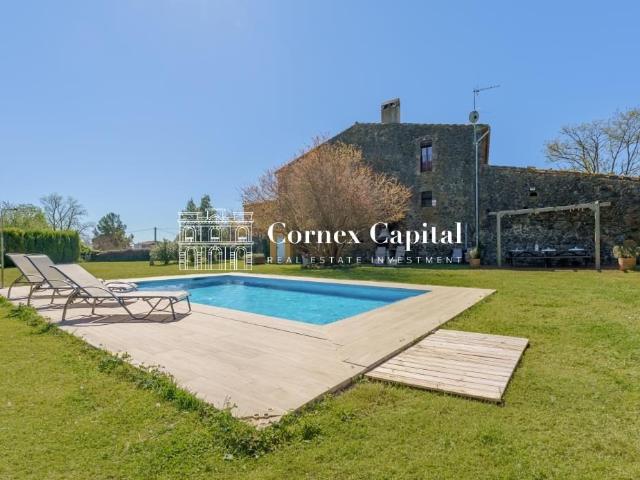 La Finca Dispone De Licencia De Alquiler Turístico En las af. 697m² Rupiá