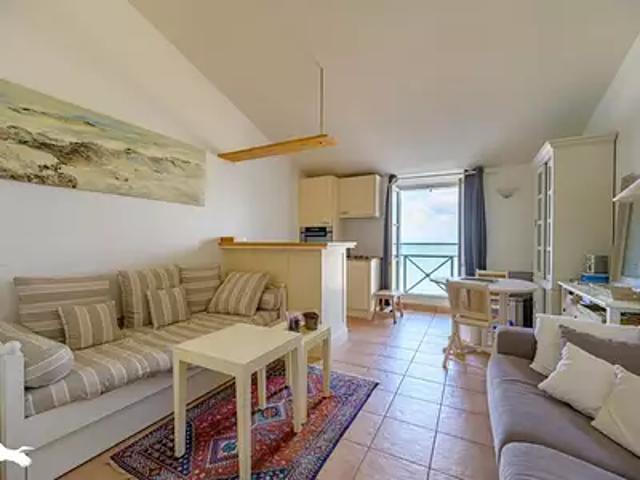 La Flotte 17630 Achat / Vente appartement 1 pièce t1 au dernier étage