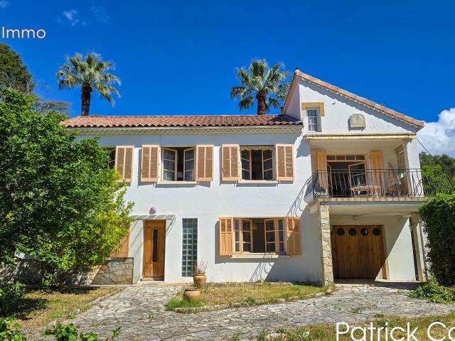 LA GARDE Une maison familiale à réinventer sur un terrain divisible de 853 m²