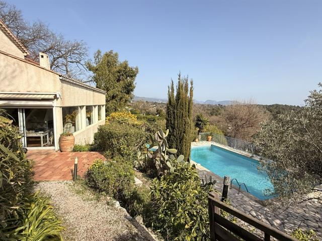 La Gaude village superbe Villa à vendre 3 appartements vue m. 200m² La Gaude