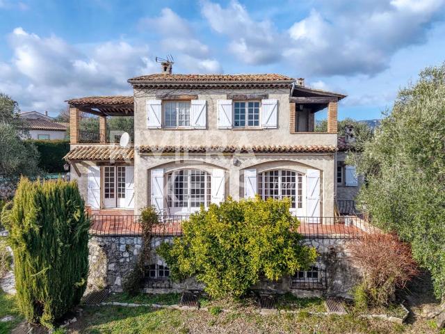 LA GAUDE: Maison familiale spacieuse avec 5 chambres et pis. 186m² La Gaude