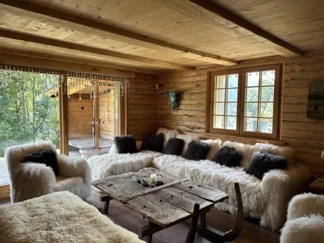 LA GIETTAZ EN ARAVIS CHALET A PROXIMITE DES PISTES