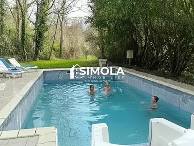 La Grande Paroisse 77130 Achat / Vente maison 10 pièces t10 piscine parking