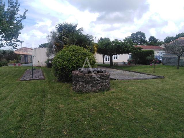 LA GRIPPERIE SAINT SYMPHORIEN: maison T8 192 m² en vente