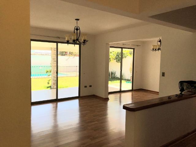 LA HERRADURA ORIENTE/ GRAN CASA CON PISCINA