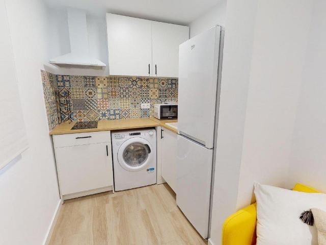 LA JOYA DEL CASCO HISTÓRICO DE CORDOBA. APARTAMENTO TOTALMENTE EQUIPADO JUNTO A OLLERIAS