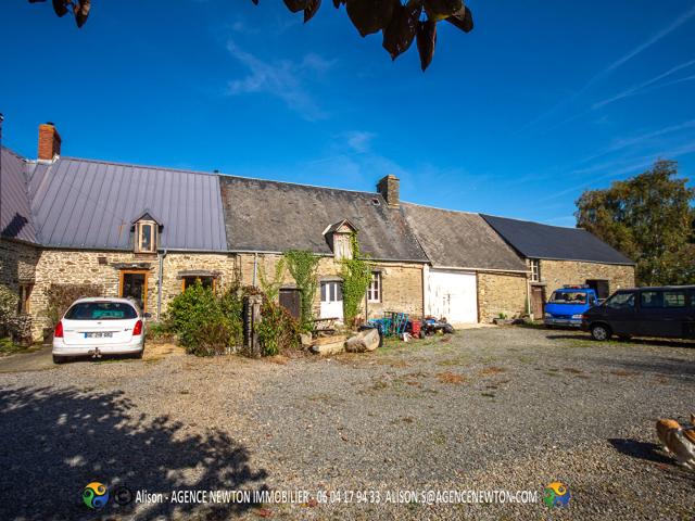 LA MANCHE, NORMANDIE, ARDEVON. 2 maisons, dépendances, terrain