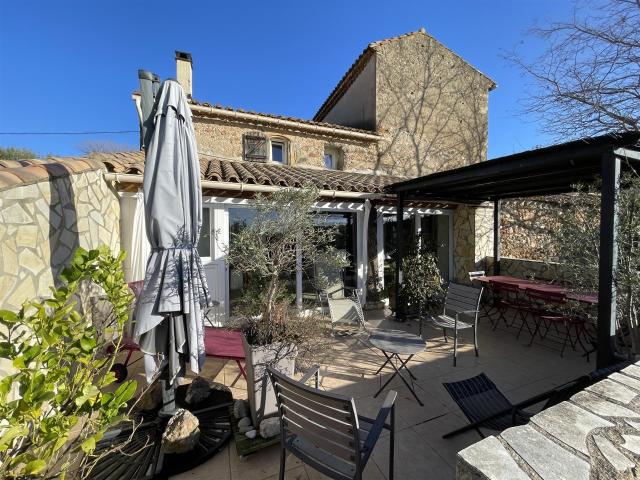 La maison d'artistes, et son jardin de curé, cachée sur les. 0m² Fabrezan