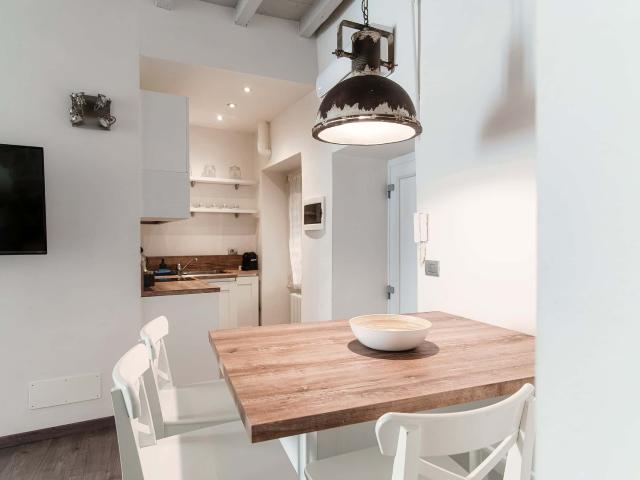 LA MAISON Romantico Monolocale nella città murata di Como