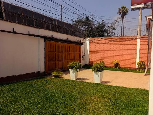 La Mejor Oportunidad De Gran Formato En Surco Frente Al Jockey Plaza