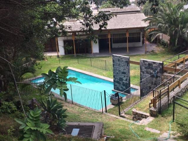 La Molina Vieja 3,100 m2, zona cerrada, 5 dormitorios, piscina, amplia casa US$ 4,800