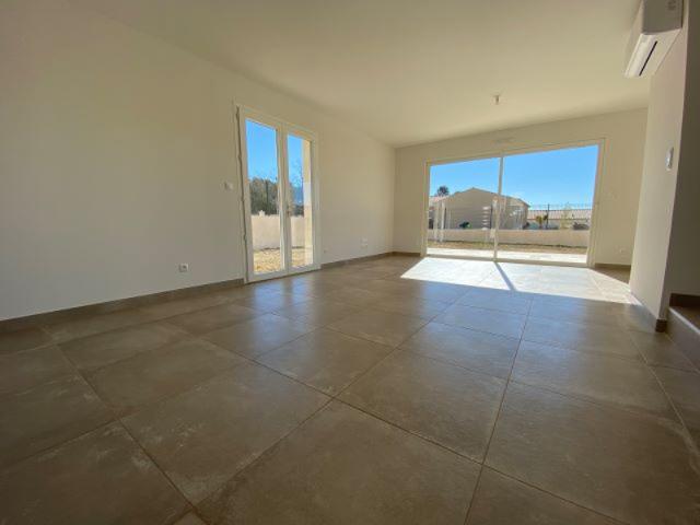 La Motte d'Aigues: location maison T4 avec belle terrasse