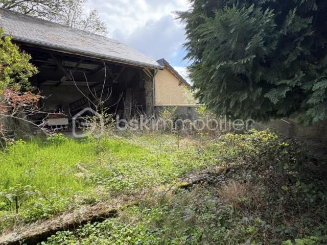 LA MURE Appartement 3 pièces 90 m² avec jardin à rénover