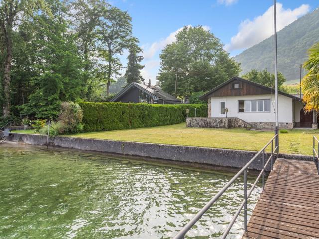 Single family house with 2.5 rooms on sale in La Neuveville 46 m² | dreamo. Ch