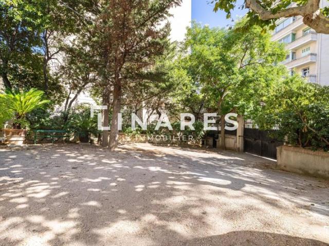 LA NOBLESSE Appartement T6 de 204m2 + Grenier + Terrasse + 3 p