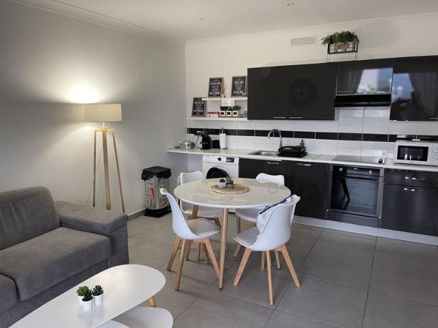 LA PENNE SUR HUVEAUNE, MAISON EN DOUBLE HABITATION DE 155M²