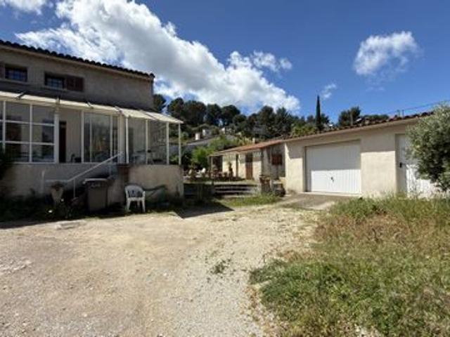 LA PENNE SUR HUVEAUNE, VILLA DE TYPE 5/6 AVEC PISCINE ET GARAGE