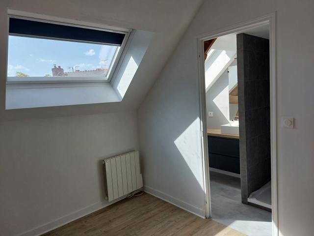 LA POMMERAYE, appartement T2 rénové proche des commerces