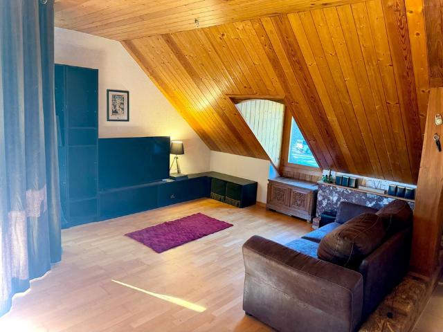 LA POISSINE 3, Appartement de 4.5 pièces aux combles de 120m2