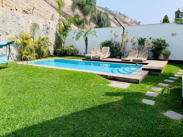 La Planicie Venta de Espectacular casa con sótano, GYM