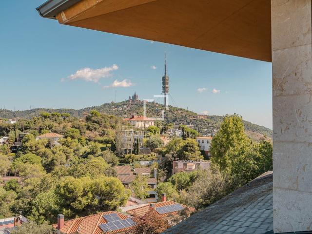 La propiedad se alza sobre una imponente parcela de 14 000 m. 659m² Barcelona