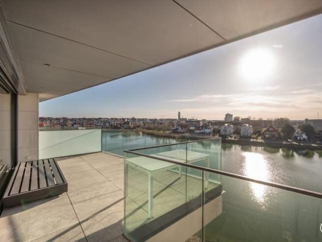 LA RESERVE Uitzonderlijk 3 kamer appartement met ruime te