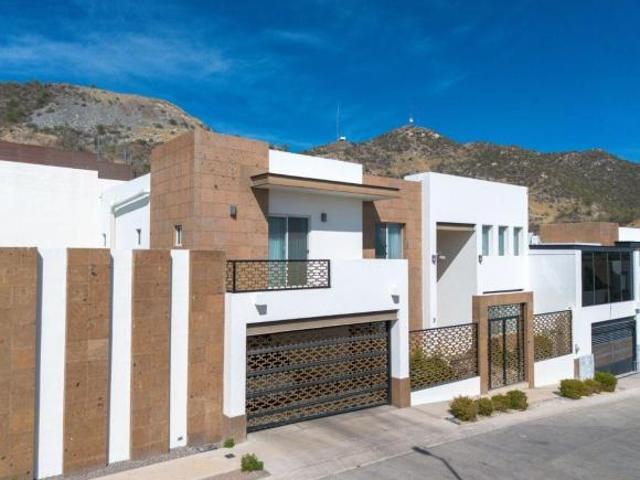 LA RIOJA NORTE HERMOSA RESIDENCIA EN VENTA DE 6 RECAMARAS AL NORTE DE HERMOSILLO, SONORA