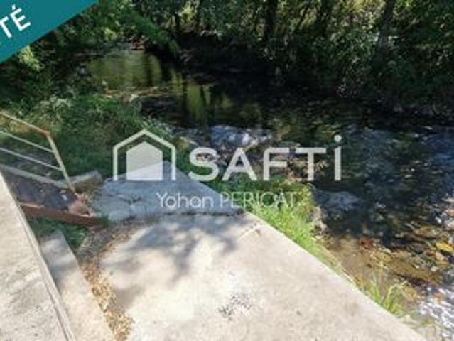 La rivière en bas, pas besoin de piscine