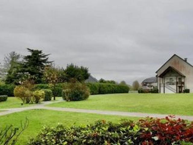 La rivière saint Sauveur, RDC, 3 pièces 62.8 m², balcon 8m², 2 places de parking. piscine, tennis, résidence sécurisée