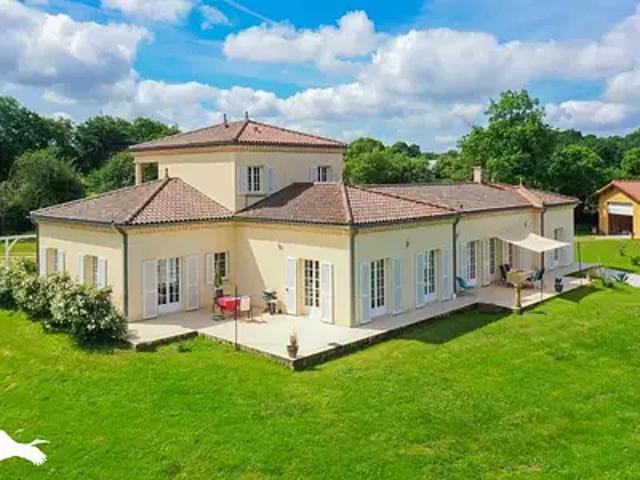 La Romieu 32480 Achat / Vente maison 7 pièces t7 au dernier étage