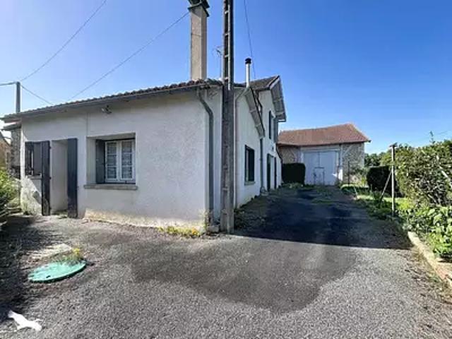 La Rochefoucauld en Angoumois 16110 Achat / Vente maison 3 pièces t3
