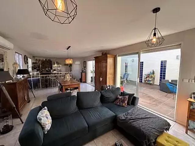 La Rochefoucauld en Angoumois 16110 Achat / Vente maison 7 pièces t7 piscine terrasse