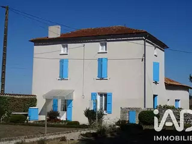 La Rochefoucauld en Angoumois 16110 Achat / Vente maison 4 pièces t4