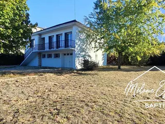 La Rochefoucauld en Angoumois 16110 Achat / Vente maison 4 pièces t4 parking