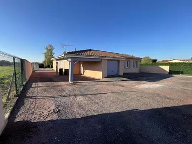 La Rochefoucauld en Angoumois 16110 Achat / Vente maison 6 pièces t6 parking