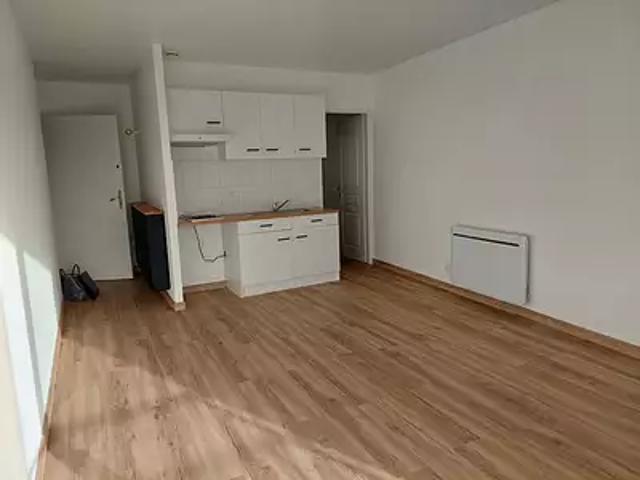La Rochelle 17000 Location appartement 2 pièces t2 au dernier étage terrasse
